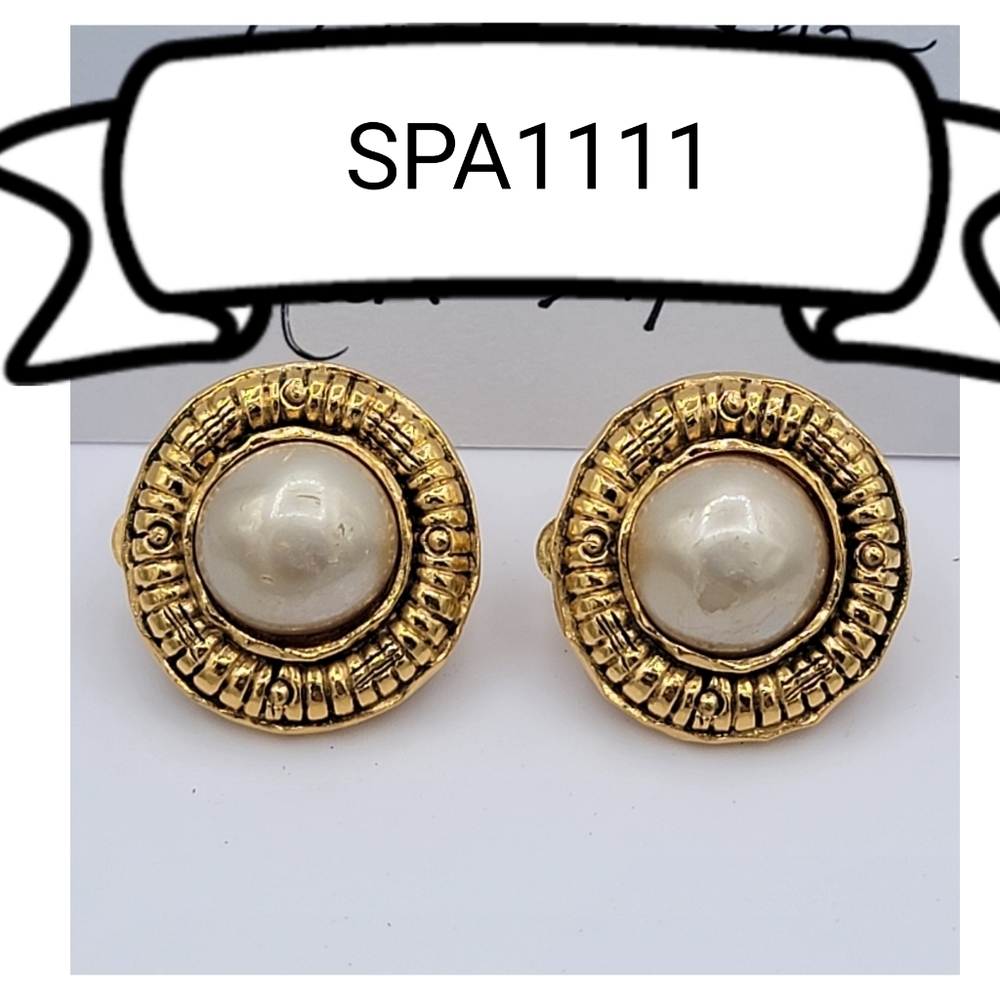 Chanel Goldtone Earrings Vintage Clip On